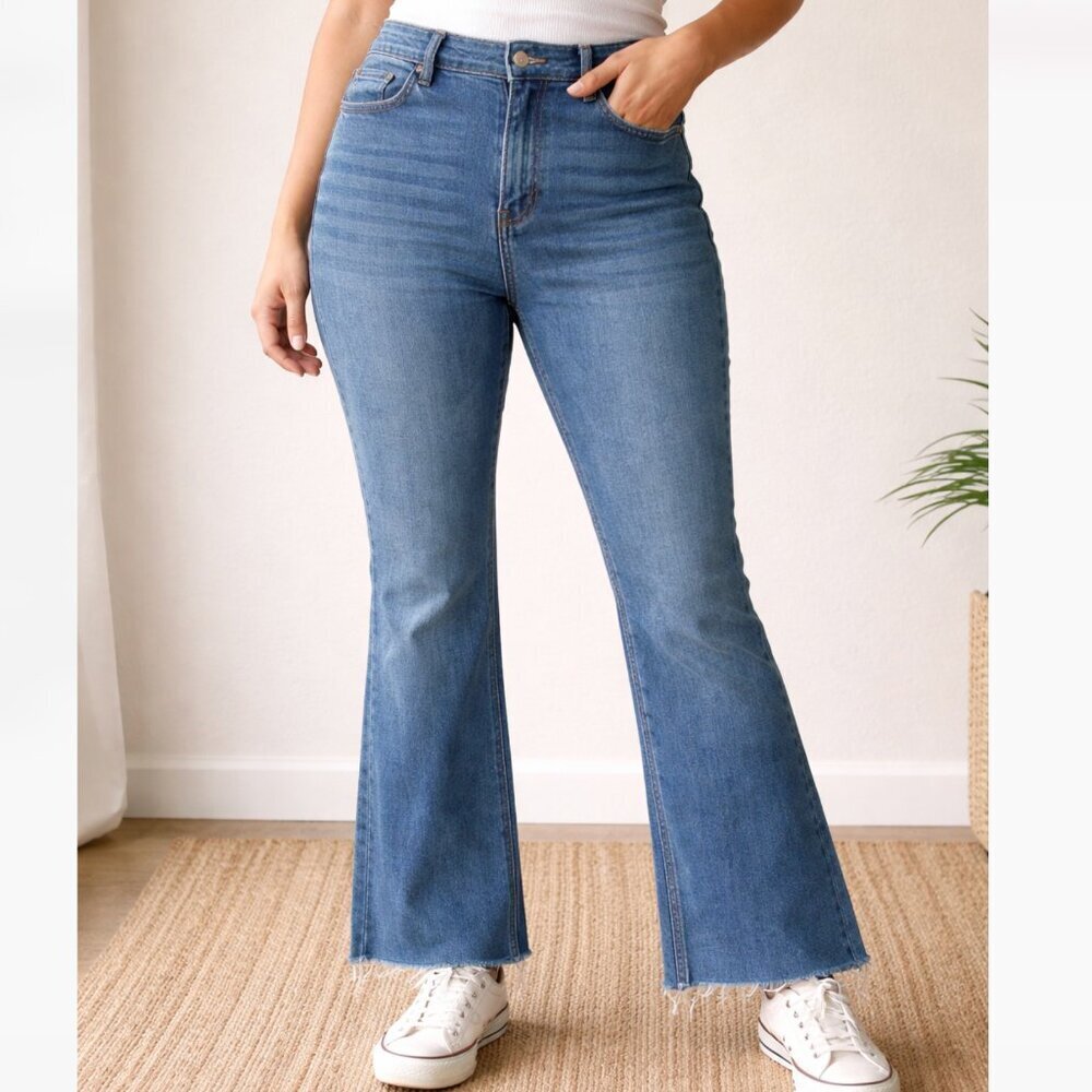 Old Navy High Rise Wow Flare Jeans Size 16 Medium Wash Raw Hem Stretch Denim